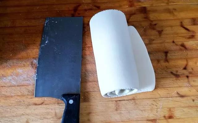 餛飩、刀削面、面條、肉夾饃、餡餅、發(fā)面油餅的和面方法及配方