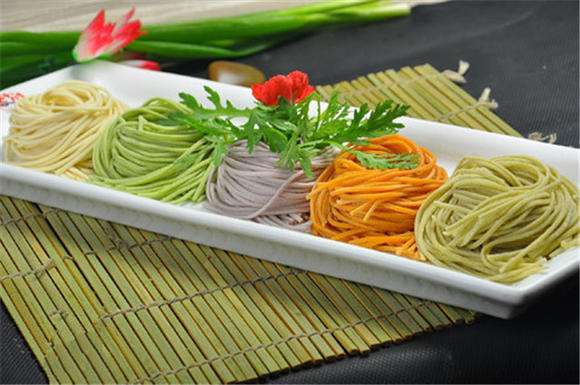 優(yōu)質(zhì)的生活和追求～“鮮濕面”應(yīng)時(shí)而生～強(qiáng)勢(shì)崛起！